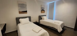 2 chambres, bureau, fer et planche à repasser, Wi-Fi gratuit
