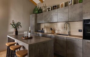 Fridge, oven, dishwasher, coffee/tea maker - Lovely home in Tinjan (Tinjan)