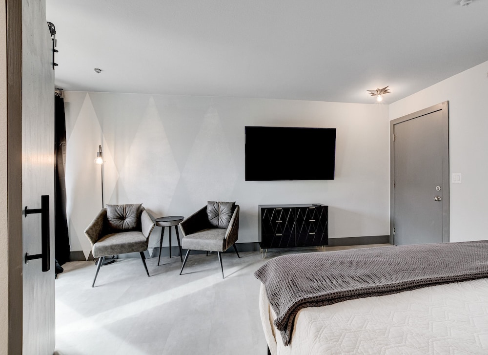 Bent Inn & Lounge Bar by null