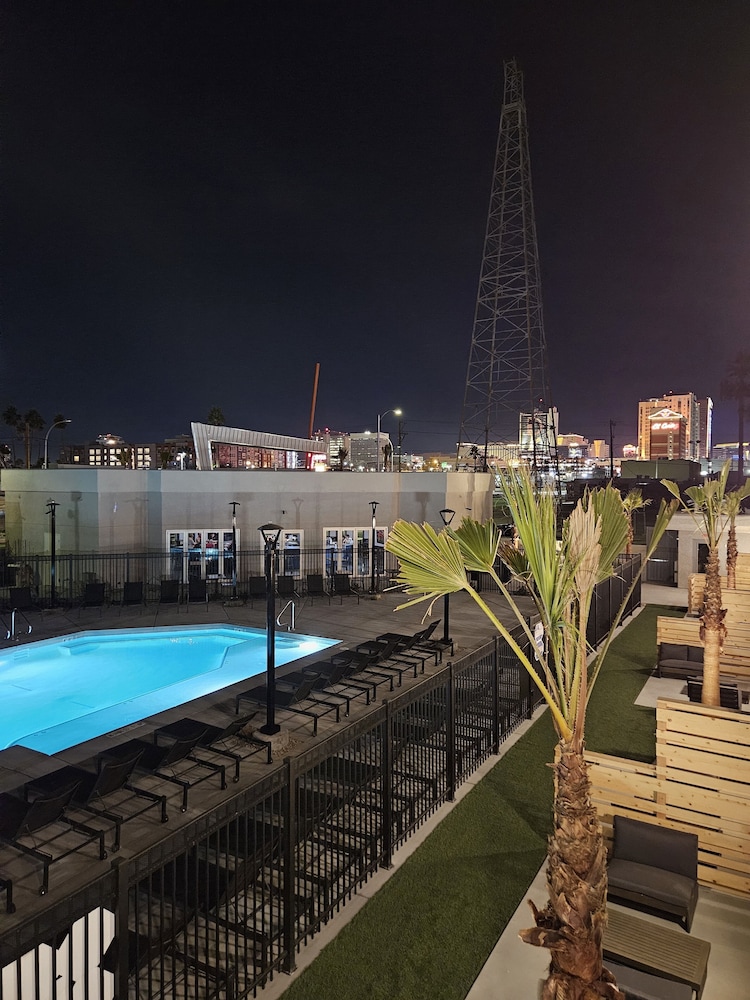 Bent Inn & Lounge Bar by null