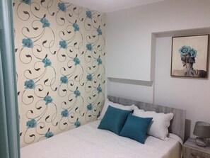 1 bedroom, iron/ironing board, WiFi, bed sheets - Heart of tbilisi 4 (T'bilisi)