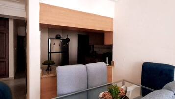 Apartment, 3 Bedrooms, Accessible, Smoking | Living room