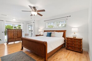 5 bedrooms, iron/ironing board, WiFi, bed sheets - Bonita Beach Retreat | 5-Bed & 3-Bath | Sleeps 10 (Bonita Springs)