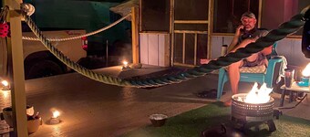 Charming cabin among the oaks of Grand Isle