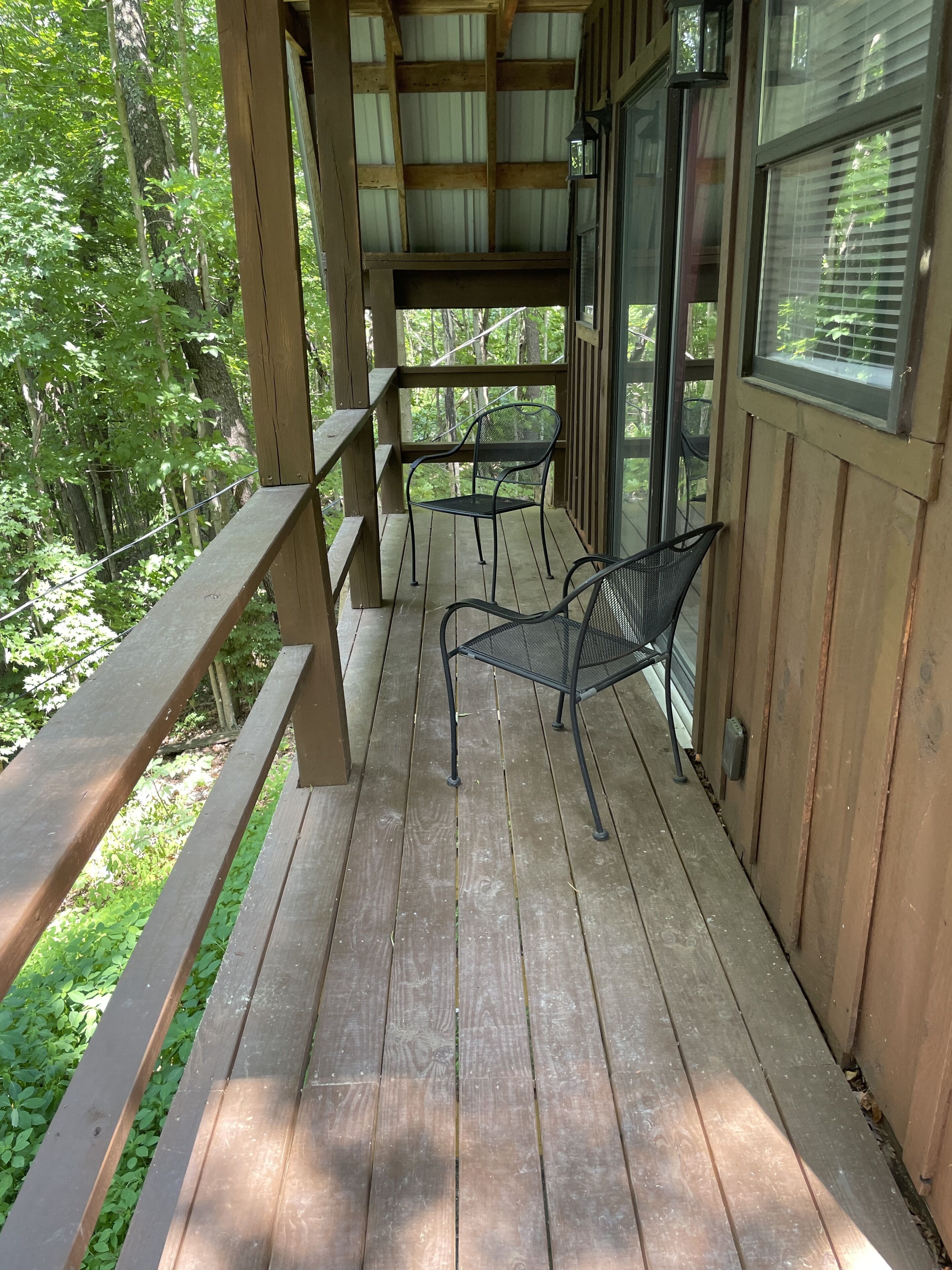 Public Outdoor patio - on main front porch! 