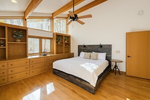 4 dormitoris, escriptori, wifi gratuïta i roba de llit 