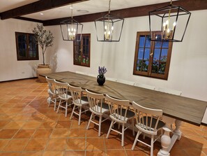 Dining - Tuscany on Tamborine - Luxury Retreat (Tamborine Mountain)