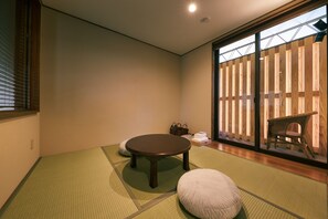 Habitació amb dos llits individuals, no fumadors (Room Rental [Kiri], 0km from FD) | Sala d'estar