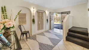 Unclassified image, 5 of 11, button - Town Centre Apartment with Wi-Fi, Taupo CBD.  Private rear garden, covered outdoor entertaining area. (Taupō)