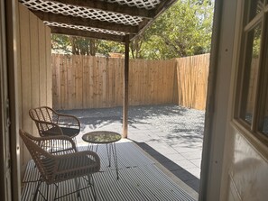 Terrace/patio - Minimalistic Arlington Duplex Close to Everything! (Arlington)