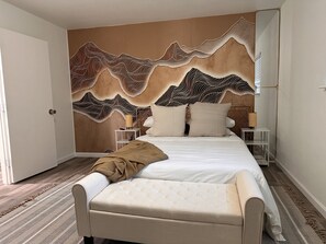 Room - Minimalistic Arlington Duplex Close to Everything! (Arlington)