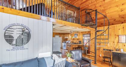 Cozy Cabin by the Creek - 7 Miles from Acadia National Park!