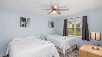 2 habitaciones, escritorio, tabla de planchar con plancha y wifi gratis