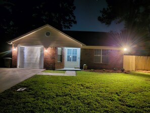 Exterior - Little Gem- Near Airport & Savannah-Updated 3BR Ranch Home - Hot Tub & Game Rm (Pooler)