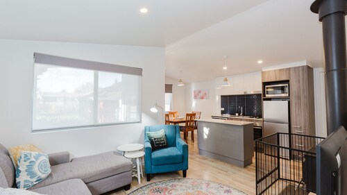 32 Munyang Cottage - Charming 2 Bedroom Cottage