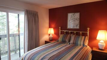 5 bedrooms, iron/ironing board, WiFi, bed sheets
