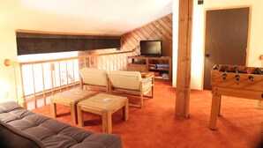 Interior - Spacious cozy condo with large loft , Near Both Canyon Lodge & Village (Mammoth Lakes)