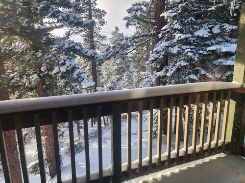 Spacious cozy condo with large loft , Near Both Canyon Lodge & Village