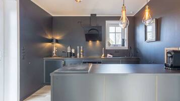 Kühlschrank, Ofen, Geschirrspüler, Toaster