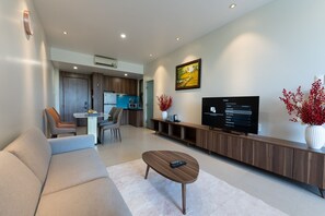 Deluxe Studio | Desk, laptop workspace, iron/ironing board, free WiFi