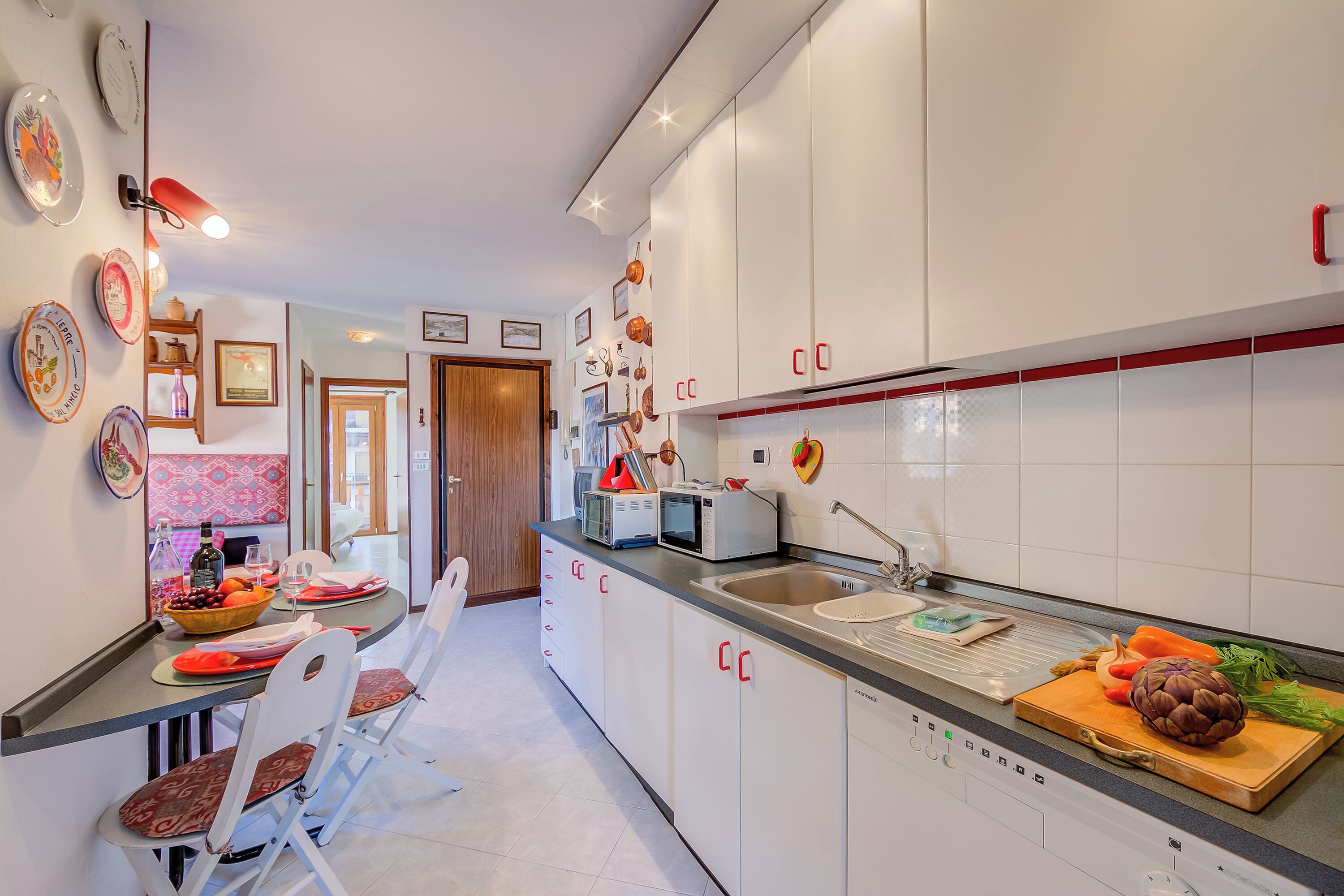 Tủ lạnh, lò vi sóng, lò nướng, bếp nấu 