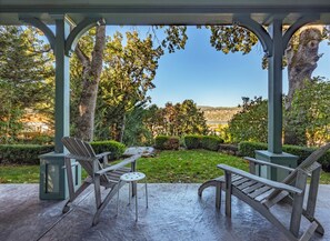 House, 2 Bedrooms | Terrace/patio