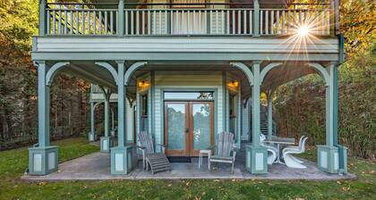 Roe Parker House 2 Bedroom Home by RedAwning