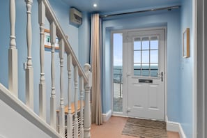 Apartment | 3 bedrooms - Schooner House - Panoramic Sea Views and Parking (Saundersfoot)