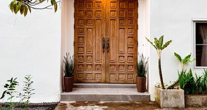 Takua Pa Home - Kick back & relax in this calm, stylish private villa.