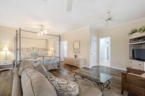 4 bedrooms, free WiFi, bed sheets