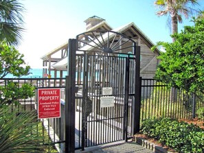 Property grounds - Caribbean Sun-Pet Friendly-Community Pool-Tennis-Beach Access (Miramar Beach)