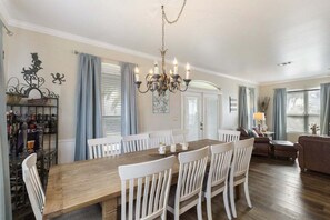 Dining - Caribbean Sun-Pet Friendly-Community Pool-Tennis-Beach Access (Miramar Beach)