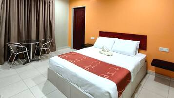 Laptop workspace, free WiFi, bed sheets