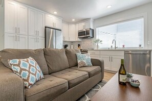 Interior - Near San Jose State l Downtown l Private Studio (San Jose)