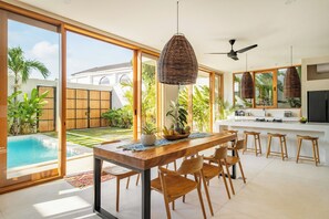 Villa, 2 Bedrooms | In-room dining - Villa Santina (Pecatu)