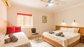 Family Apartment, Multiple Bedrooms (Villa & Pool 4 Mellieħa Bay Retreat)