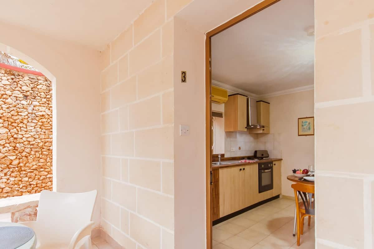 Family Apartment, Multiple Bedrooms (Villa & Pool 3 Mellieħa Bay Retreat) | Interior entrance