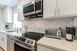 Kookgerei, borden en bestek