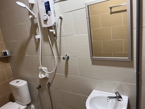 Bathroom - Hotel O Brick Cottage Homes (Langkawi)