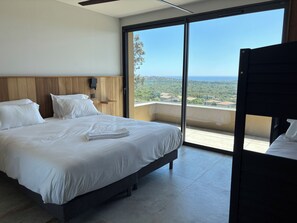 5 bedrooms, iron/ironing board, free WiFi, bed sheets