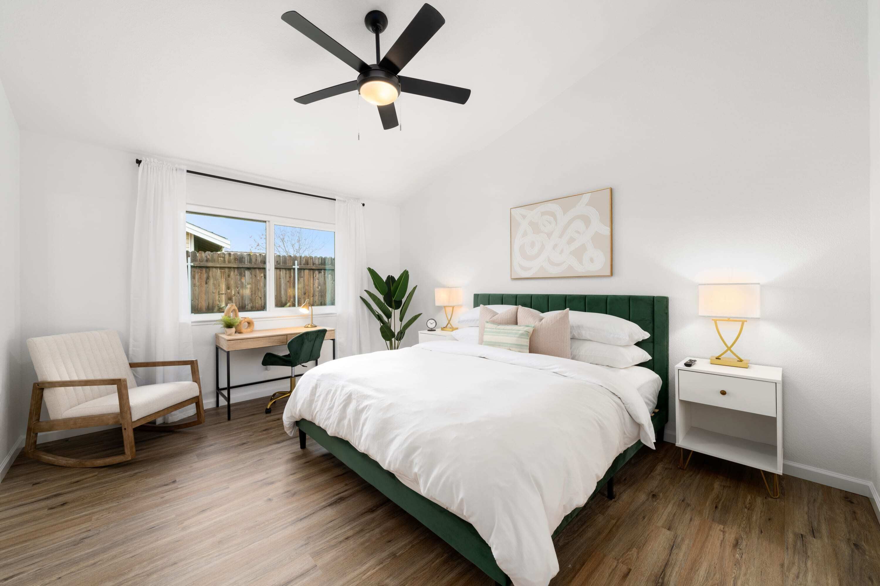Sacramento Gem w/ Cozy Wood Fireplace, BBQ Grill