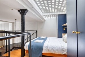 2 Schlafzimmer, Schreibtisch, Bügeleisen/Bügelbrett, Reisekinderbett