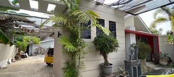 Capital O 93450 Hotel D'lala