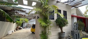 Capital O 93450 Hotel D'lala