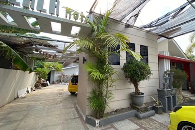 Capital O 93450 Hotel D'lala