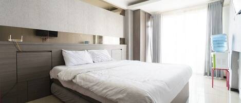 Chambre Double Deluxe | Bureau, espace de travail pour ordinateur portable, draps fournis