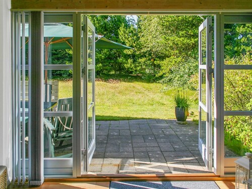 "Gisa" - 400m from the sea by Interhome