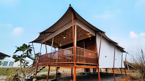 Royal Tent | 1 bedroom, premium bedding, memory foam beds, minibar