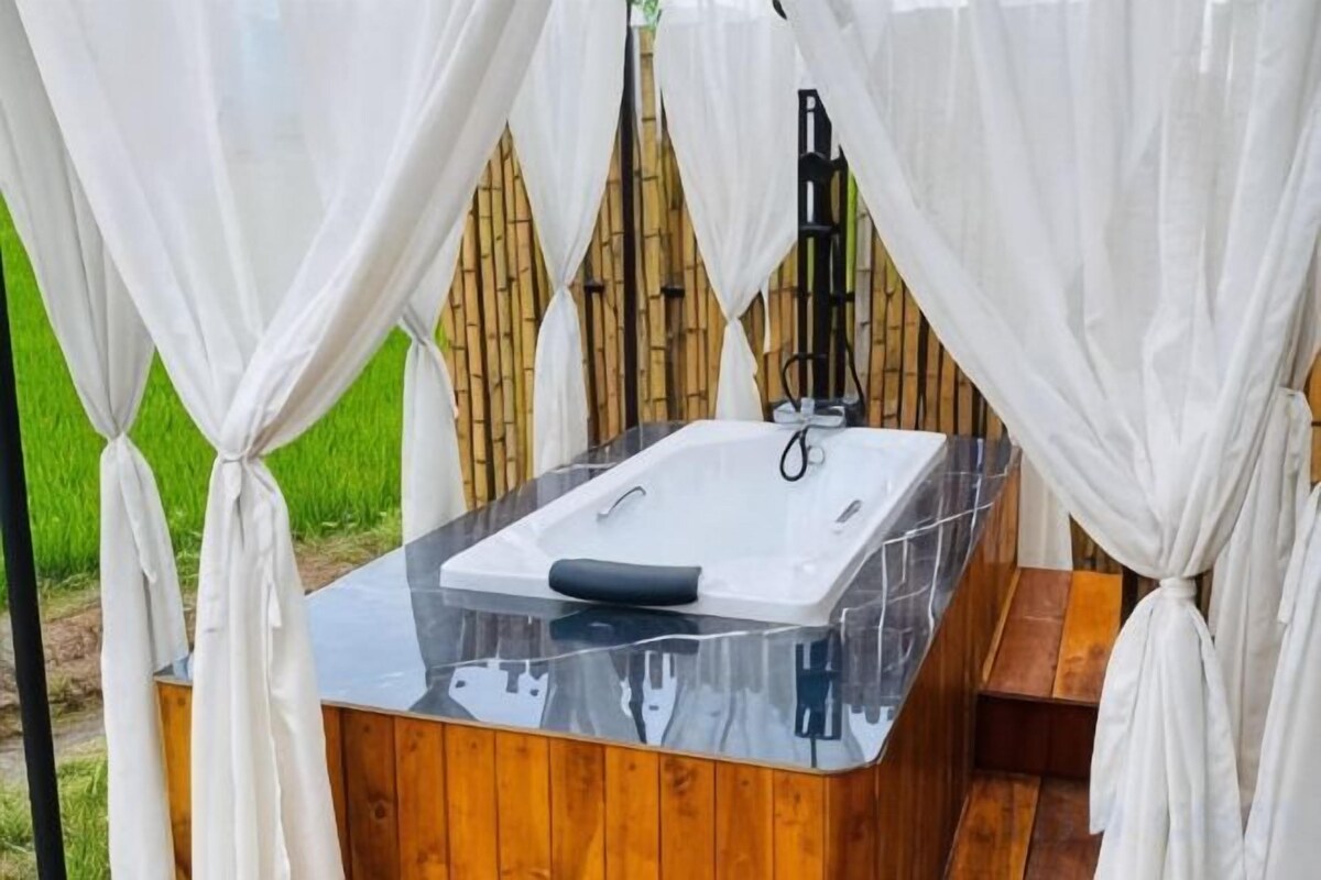 Deluxe Double With Bathtub