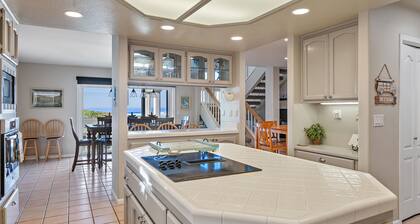 Strandcastle Beach House - Oceanfront! - You're right on the sand!